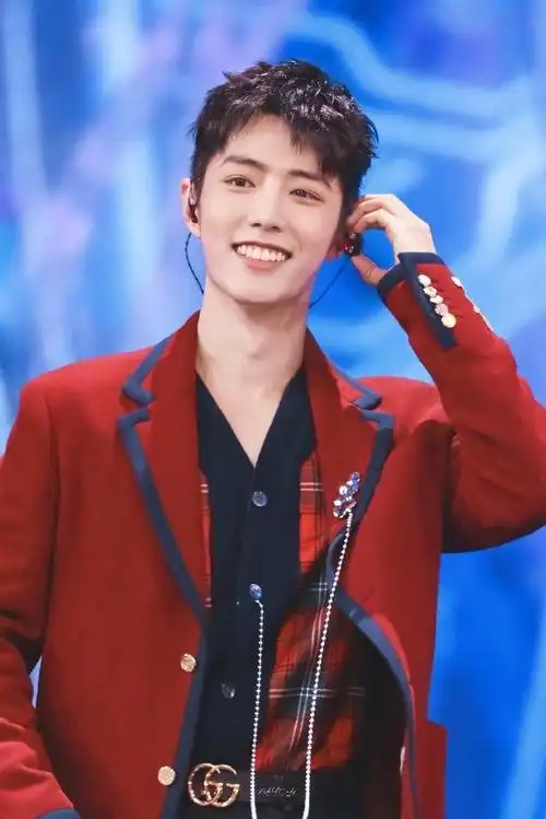 也是我们的甜甜的小王子肖战呐#肖战红衣战神野子舞台太燃了##肖战