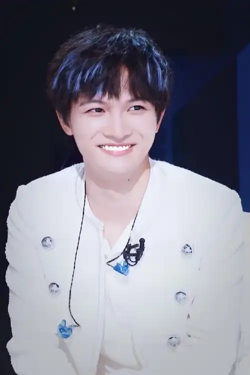 周深超话82#向阳花木 四季为春#【周深|《创造营2021》第六期(上)