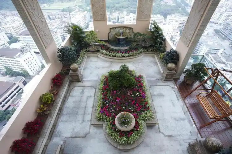 欧式田园别墅屋顶花园装修设计效果图