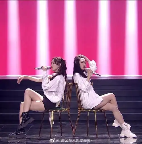 王霏霏去孟佳演唱会没告诉本人##王霏霏惊喜现身孟佳演唱会