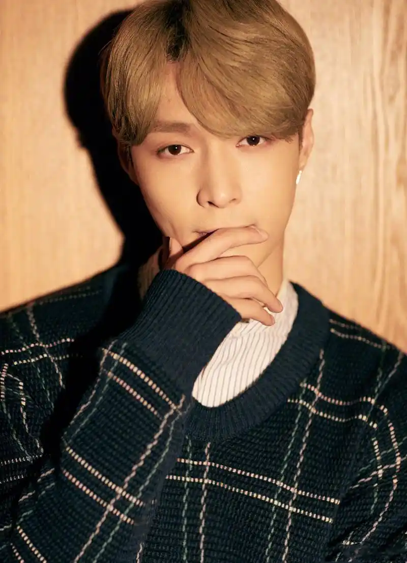 张艺兴1007生日快乐演员,歌手,制作人,走的每一步都在不断突破自己,每