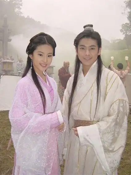 天龙八部:首播槽点多,主配选角失败,演员演技浮夸,剧情无逻辑