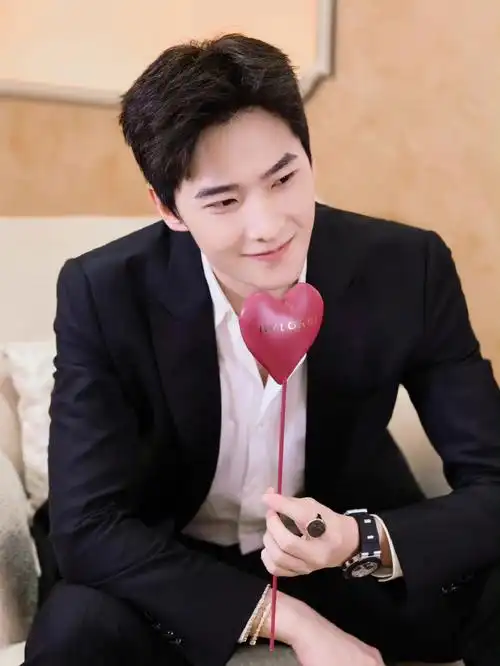 最近喜欢上杨洋我是丰二你是谁