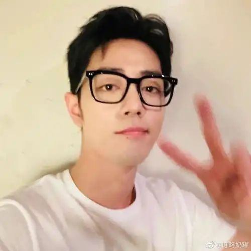 肖战520心动瞬间#肖战妥妥的理想型,温柔的时候脸红心跳加速,微械的