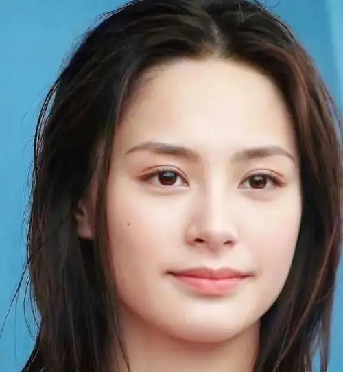 导语:这么长时间没见,李孝利怎么回事?