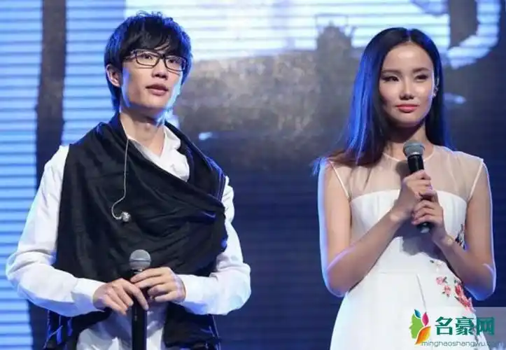 黄龄许嵩为什么分手 曾多次传出过两人的亲密照