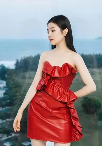 作为童星出身的李兰迪和杨紫,关晓彤一样演技都比较能打,所以,也是