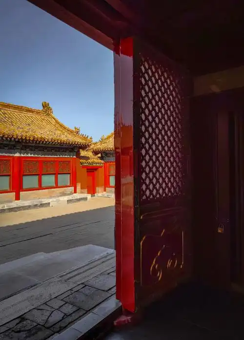 北京故宫博物院的宫门古建筑特写