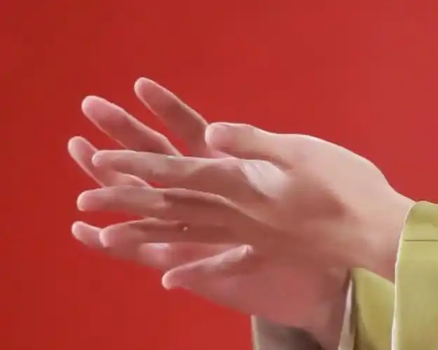 德云社张云雷,这双万里挑一的手,看得我手足无措!