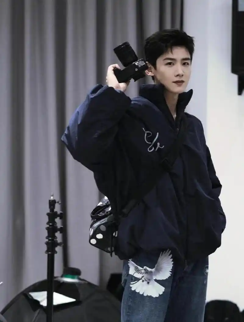 白敬亭最新穿搭 又帅又会穿 白敬亭最新穿搭