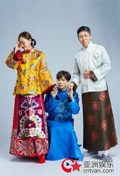 何炅一家三口照何炅一家四口视频