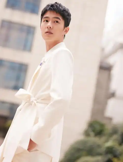 刘昊然绅士范写真2736x1824分辨率下载,刘昊然绅士范写真,高清图片