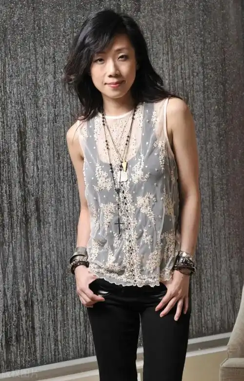 历经5个深爱她的男人54岁选择独身林忆莲有什么魅力