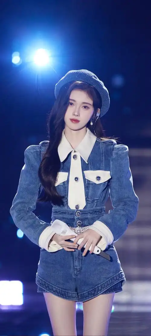 鞠婧祎 蓝色牛仔衣