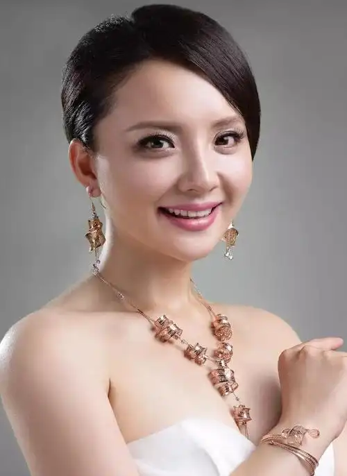 明星孙茜签约费用是多少孙茜经纪人报价