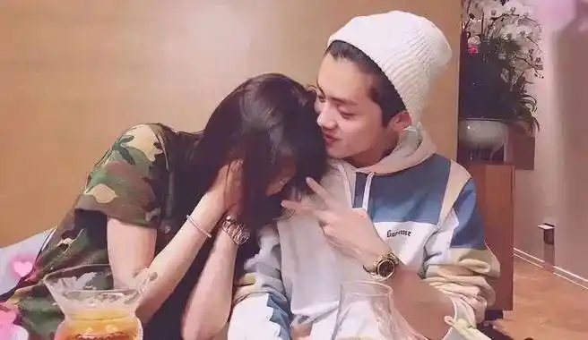 狗仔爆料鹿晗关晓彤未婚先孕果真如此吗