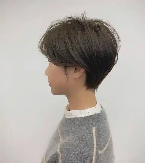 35款露耳超短发