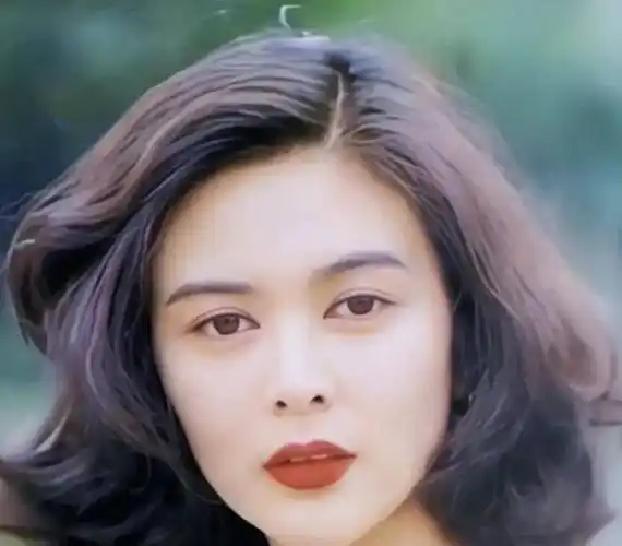 原创关之琳我和刘銮雄的故事和高尔夫无关只是普通的情侣关系