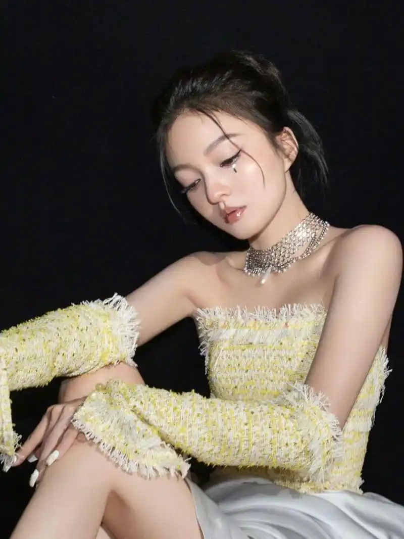 张韶涵的清爽冷清感写真