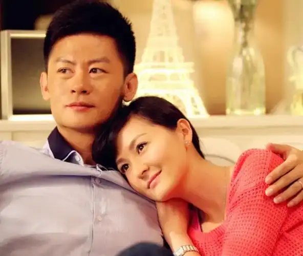 尤其是妻子怀孕之后,李健就更是以模范丈夫的标准,来要求自己,陪老婆