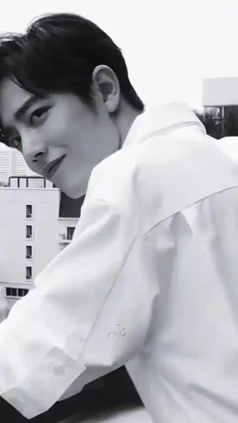 肖战白衬衫 简约衬衣尽显清爽阳光气质,被帅到了