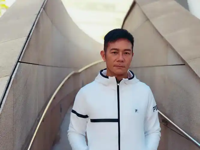 张兆辉呈现好人变坏全历程?《黄金有罪》以"豺狼"做主角