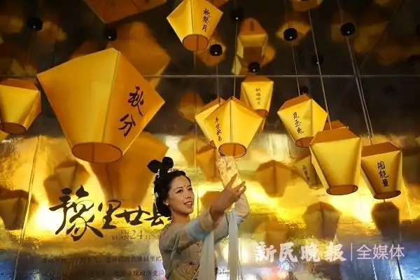 观巡游 放天灯 豫园打造国潮新体验