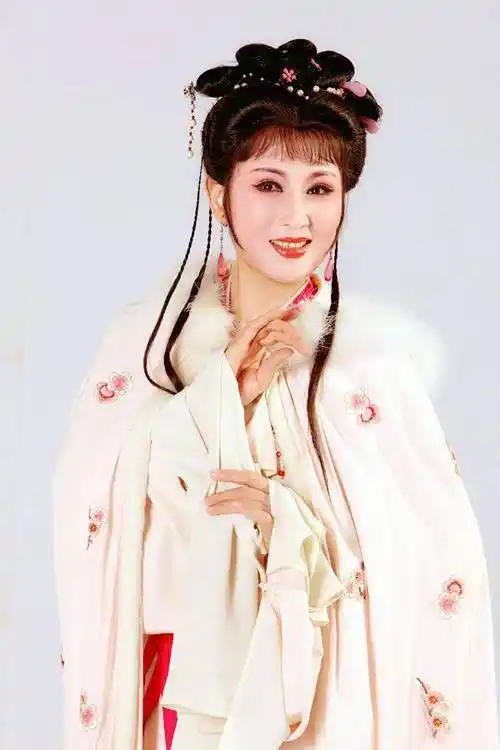 越剧名家单仰萍:曾被剧团劝退,丈夫被判刑后她现状如何?