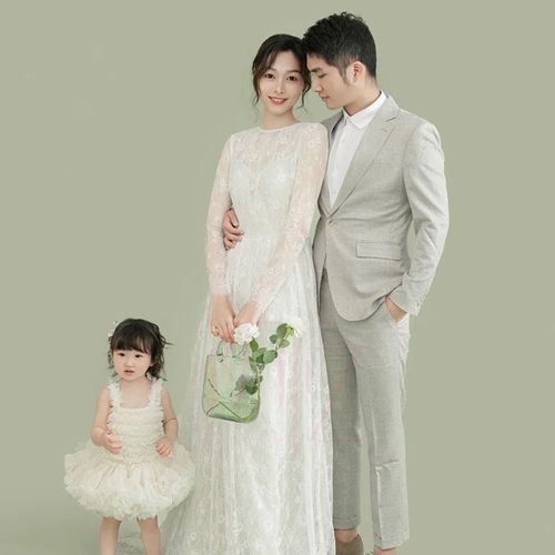 2022展会新款影楼亲子主题婚纱  一家三口全家福唯美白色礼服