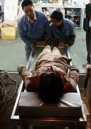 揭密死刑执行车:躺上软垫听着音乐终结生命(图)