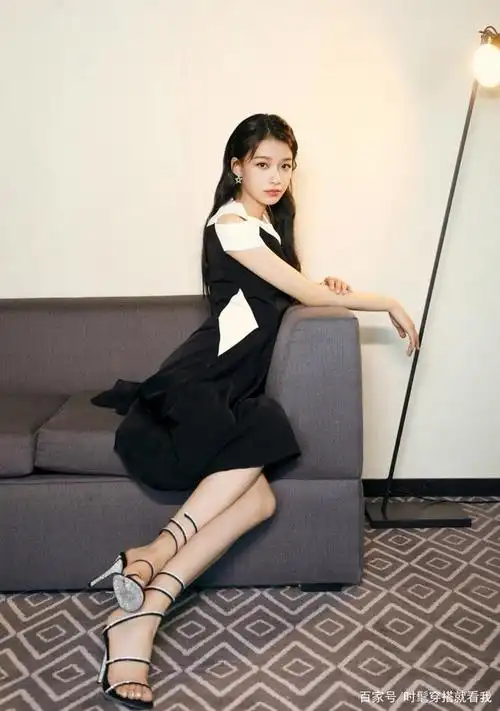 26岁孙怡的穿搭很适合年轻女孩,潮流又好看,第7套最受欢迎了!