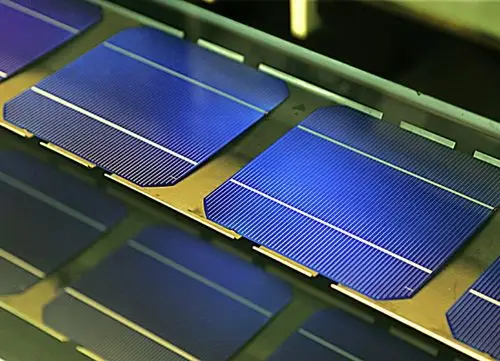 异质结分子掺杂有机太阳能电池工作机理阐明