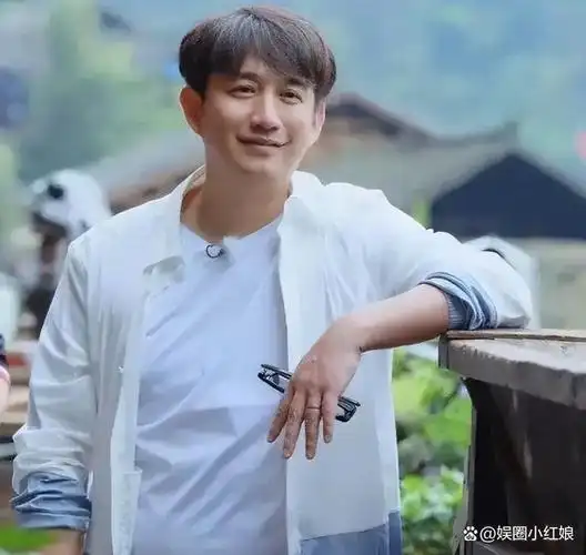 黄磊追到孙莉时她才17岁开始不明白看清大学旧照后瞬间就懂了