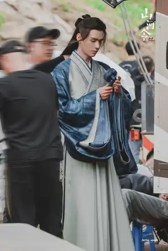 温客行!啊啊啊啊啊啊啊好像是新衣服啊美死了