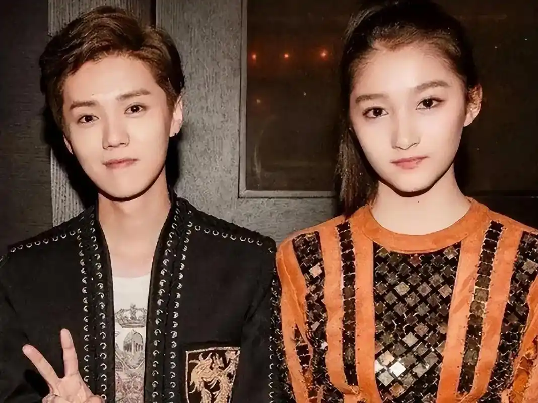 鹿晗关晓彤日本旅游被偶遇,同框力破分手传闻,cp粉表示又磕到了