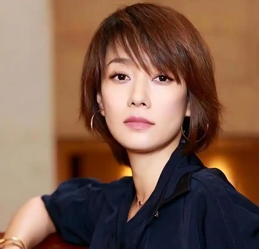 看了马伊琍大女儿的近照,才知道她当年为啥非要抢两孩子的抚养权