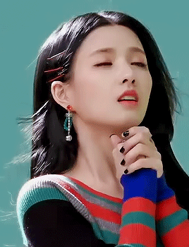 gugudan刘些宁抱图点赞喜欢收藏