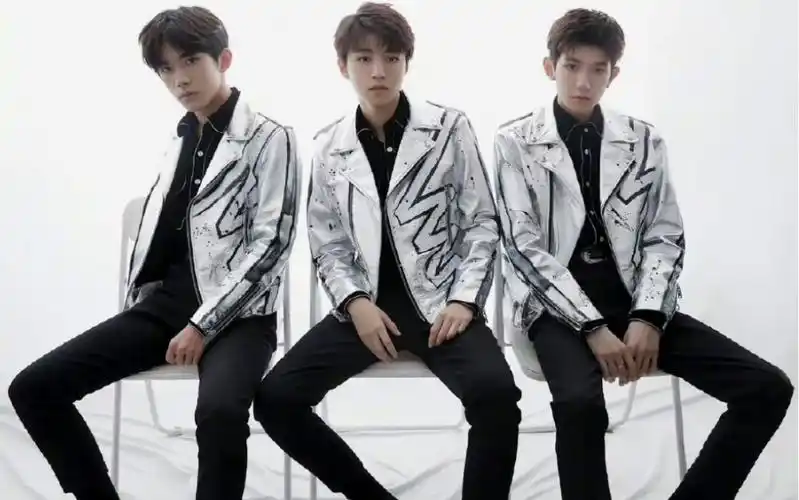 【tfboys】【tf家族】三代的小孩演唱《喜欢你》,回忆满满,越发期待