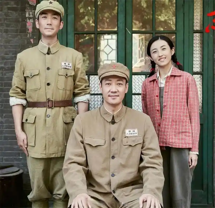 朱一龙,张子枫,辛柏青,在新电影《志愿军:雄兵出击》中演一家三口.