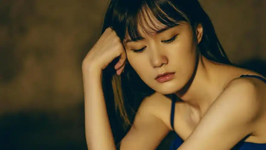 失恋非常难过的伤感女孩,大陆-美女图片