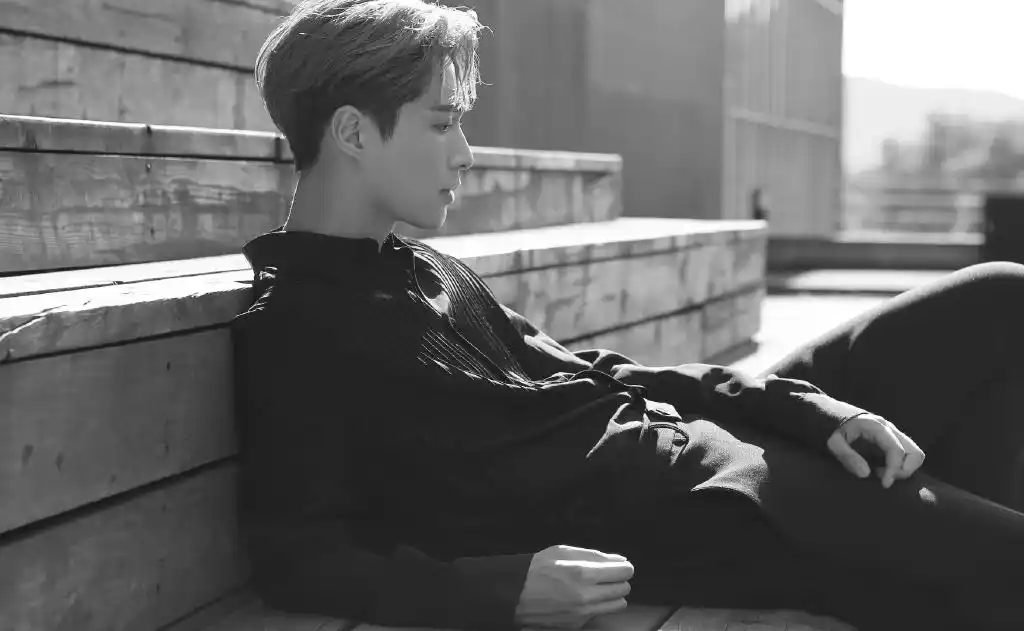 张艺兴新专辑《梦不落雨林/namanana》帅气图片