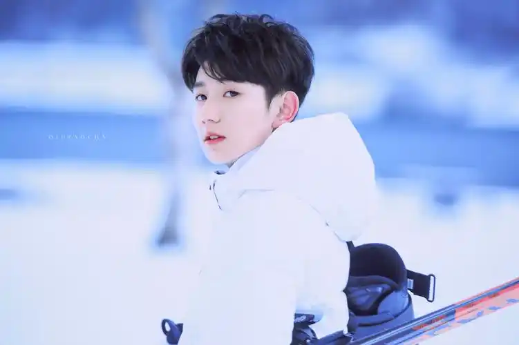 哥哥tfb 王源 图源微博. - 堆糖,美图壁纸兴趣社区