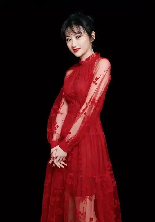 著名演员景甜登2019央视春晚,红衣少女,翩翩起舞