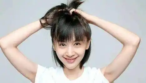 从小父母分手,和王朔暧昧,爱上贾乃亮,如今丈夫原来是熟悉的他_王子文