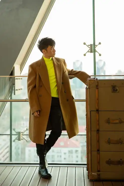 古巨基央视元宵晚会演绎情歌连唱网友:想听完整版《情歌王》