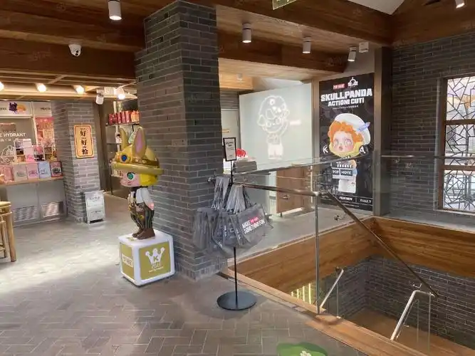 个人 年收租30万的手办店 房东女儿出国来电7折 临街,成都青羊天府