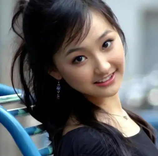 回顾演员辛月嫁大13岁于震婚后连生3胎丈夫一家把她宠成宝