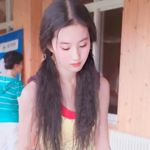 自截自调 刘亦菲头像