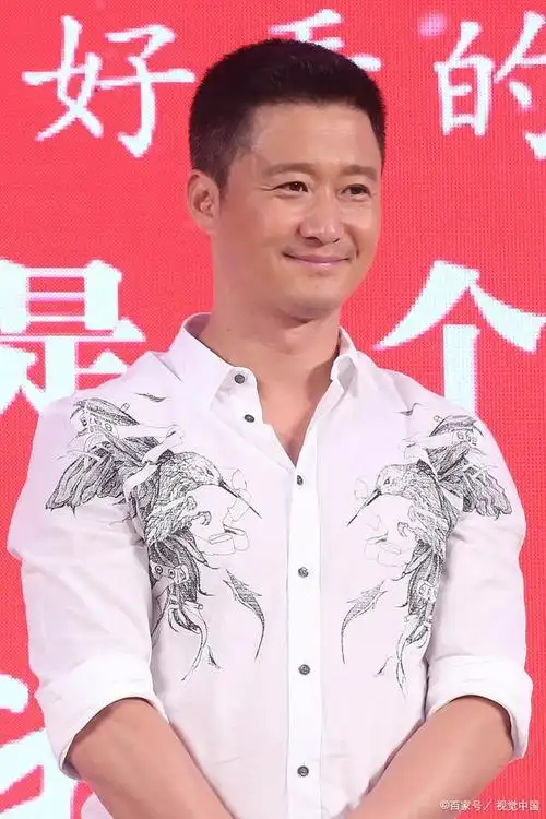 沙溢和吴京打赌赔了多少钱?输了请剧组喝饮料,结果剧组一千多人