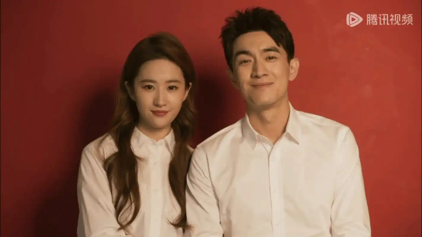 刘亦菲,黄亦玫的结婚照!和林更新的赢了